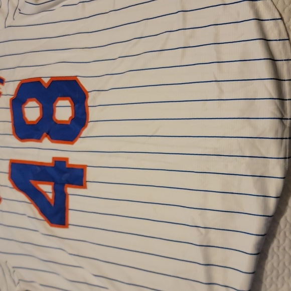 Baseball jersey its large I can't seem to change the size. - Picture 8 of 8